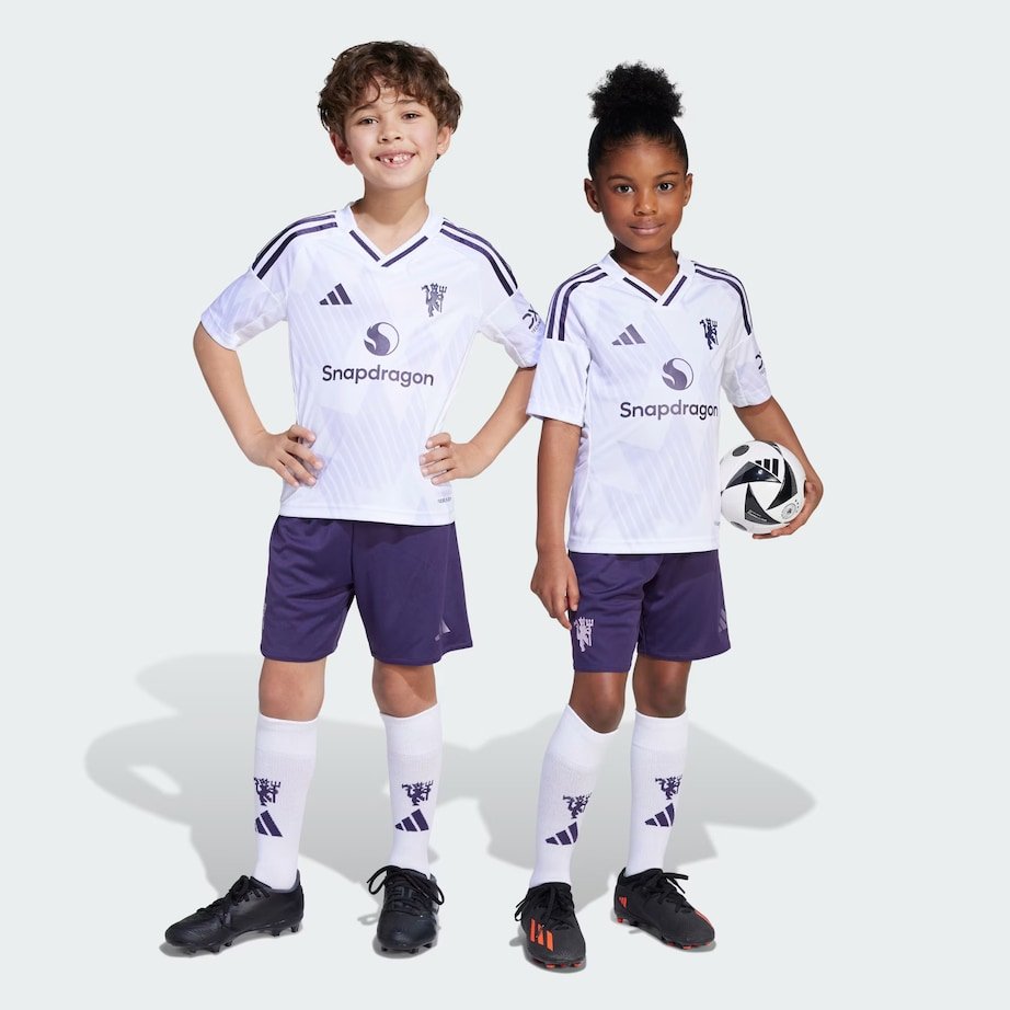 Manchester Unite Kids 25/26 Away Kit - Image 3