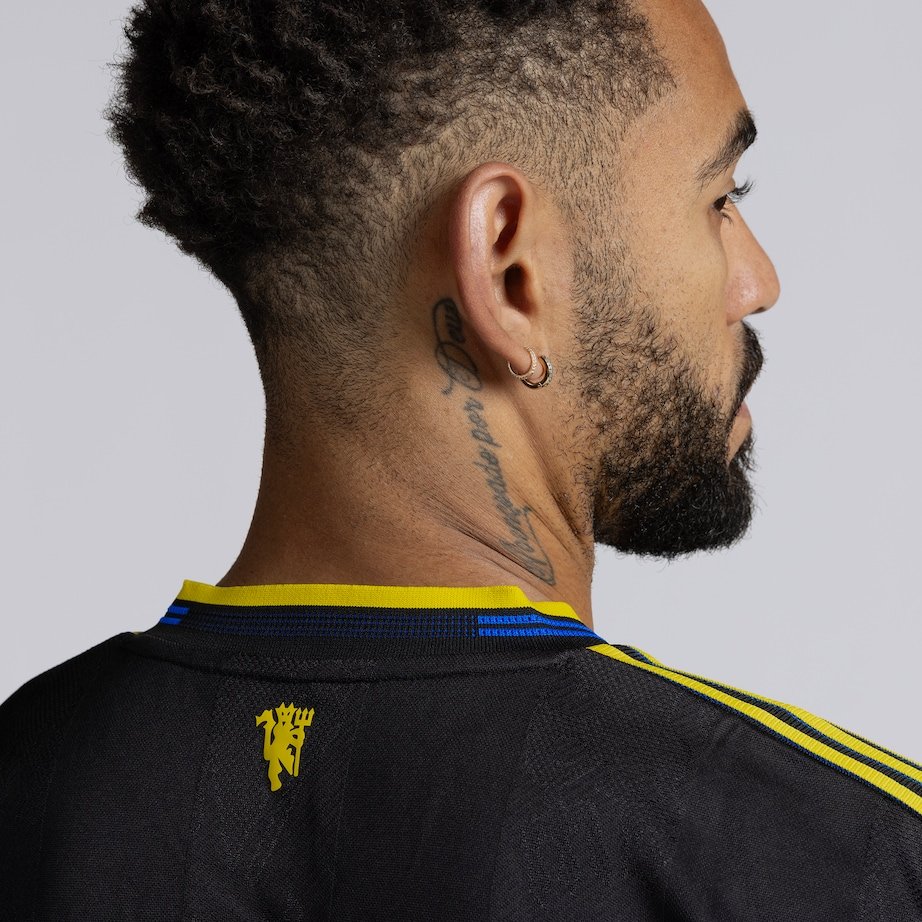 Manchester Unite Men's 25/26 Fan Third Long Sleeve Jersey - Image 5